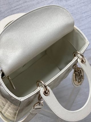 Bolso mediano Lady Dior DIOR - Imagen 8