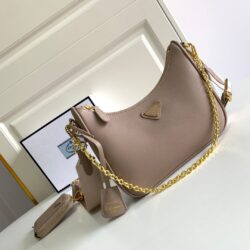 Bolso de piel Prada Re-Edition 2005