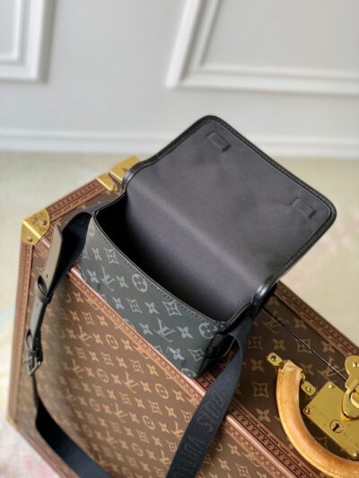 Cartera Bosphore con bandolera Louis Vuitton - Imagen 9