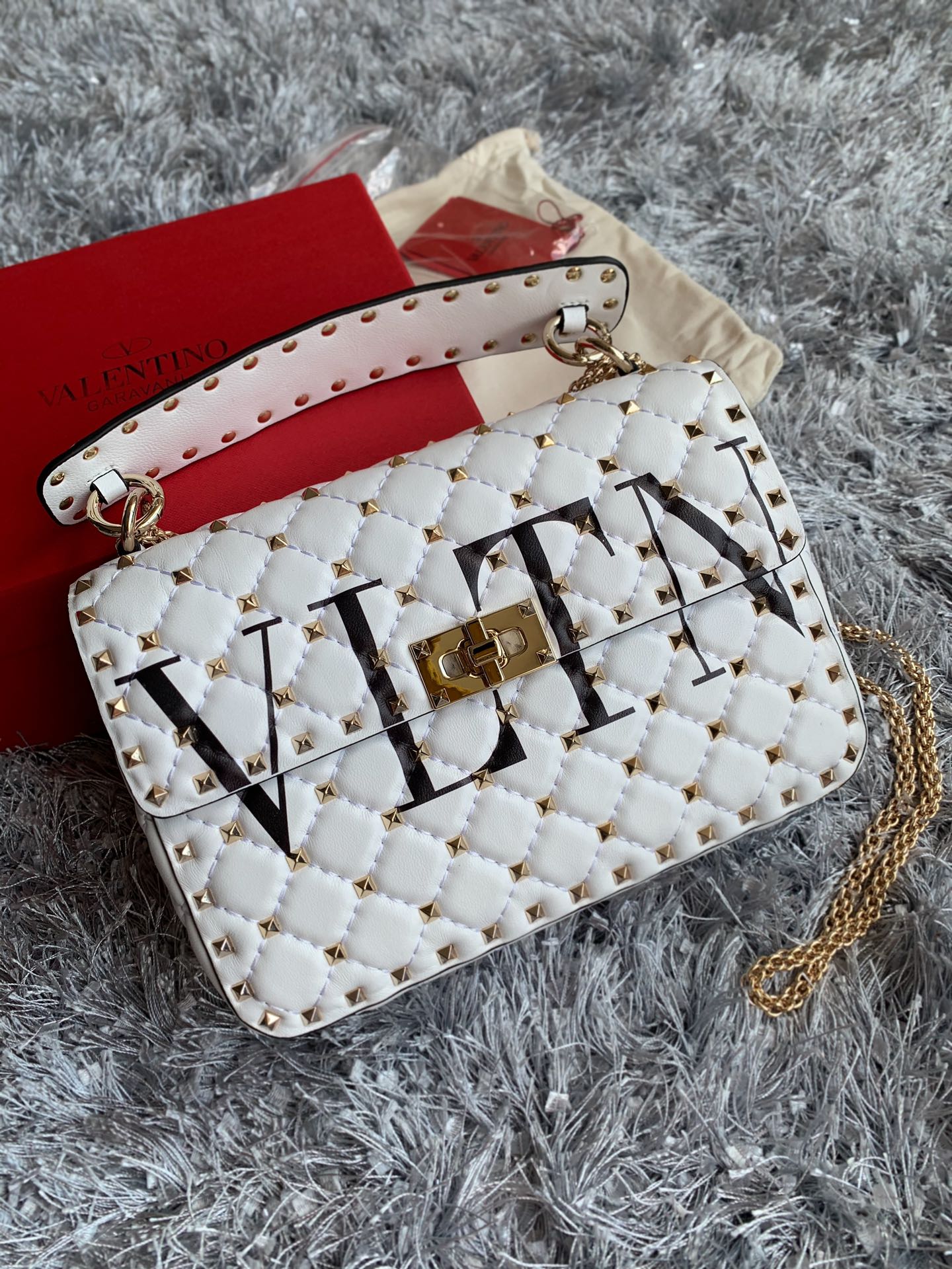 Bolso Mediano Rockstud Spike Valentino