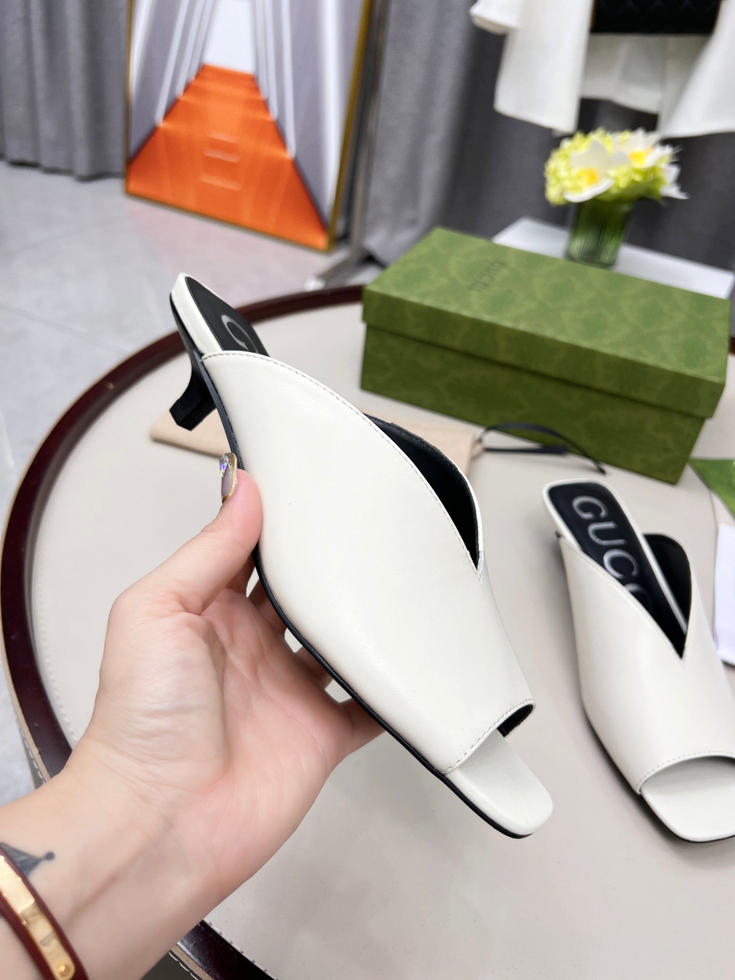 Salón Gucci - Imagen 4
