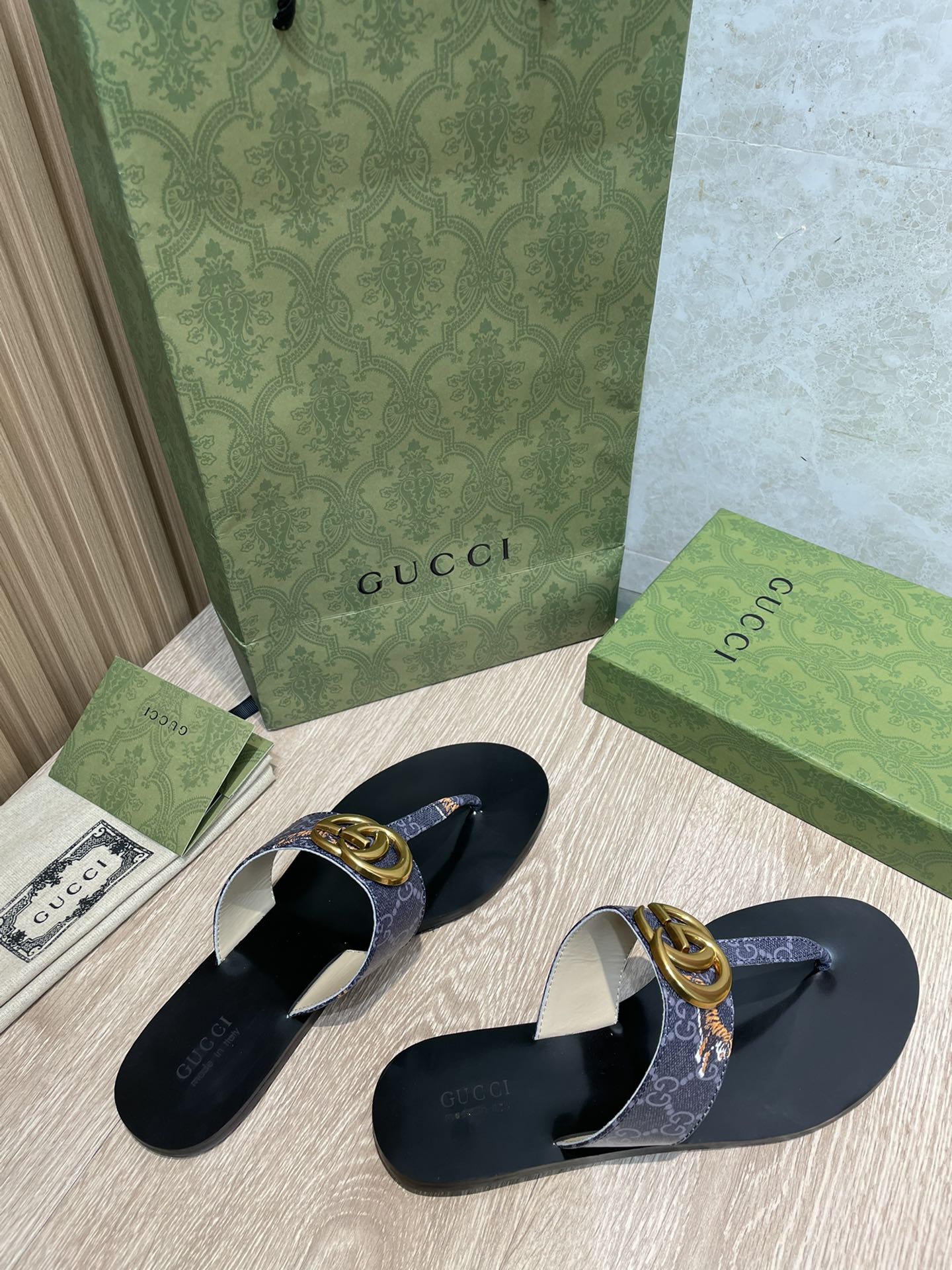 Chancla con Doble G Gucci - Imagen 4