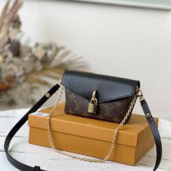 BOLSO PADLOCK ON STRAP BB Louis Vuitton