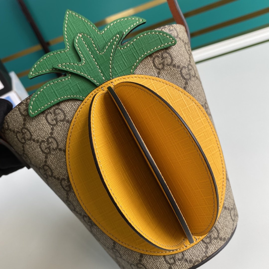 Bolso bombonera infantil con GG y piña GUCCI - KJ PLUS