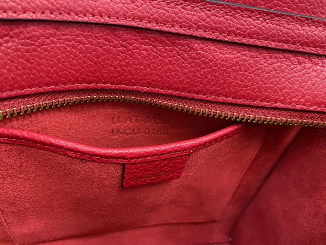 BOLSO LUGGAGE NANO DE PIEL MARTILLADA CELINE - Imagen 2