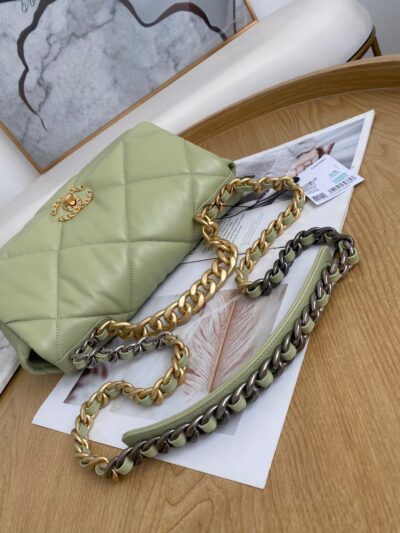 BOLSO GRANDE CHANEL 19 - Imagen 8