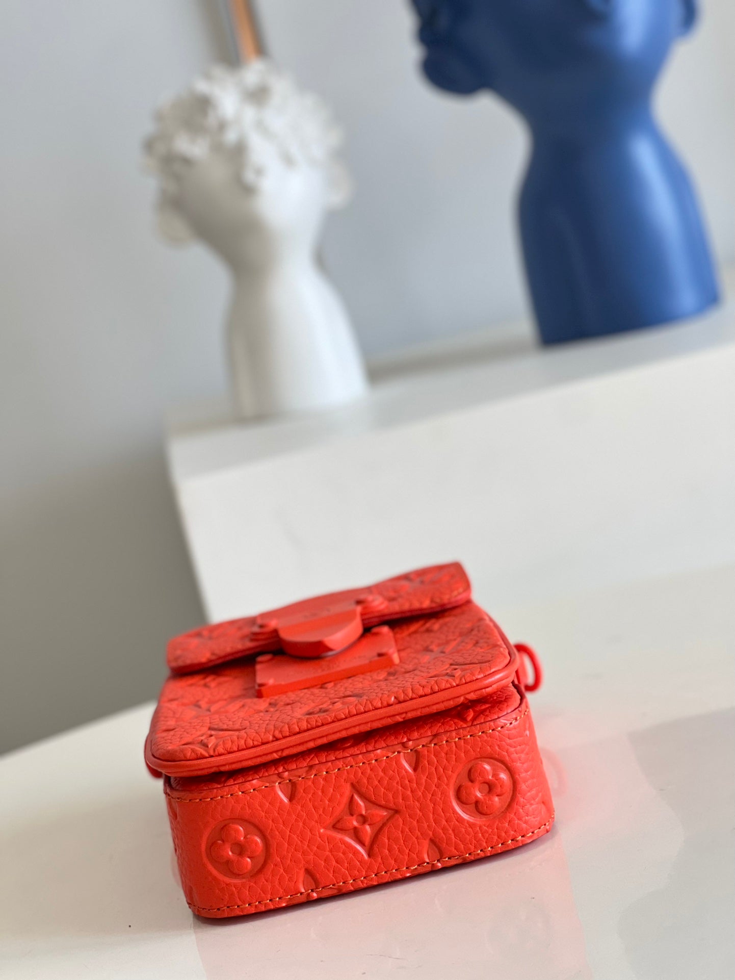 Cartera S-Lock Vertical con bandolera Louis Vuitton - Imagen 5