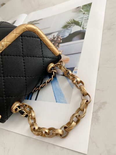 Bolso Kiss-Lock CHANEL - Imagen 9