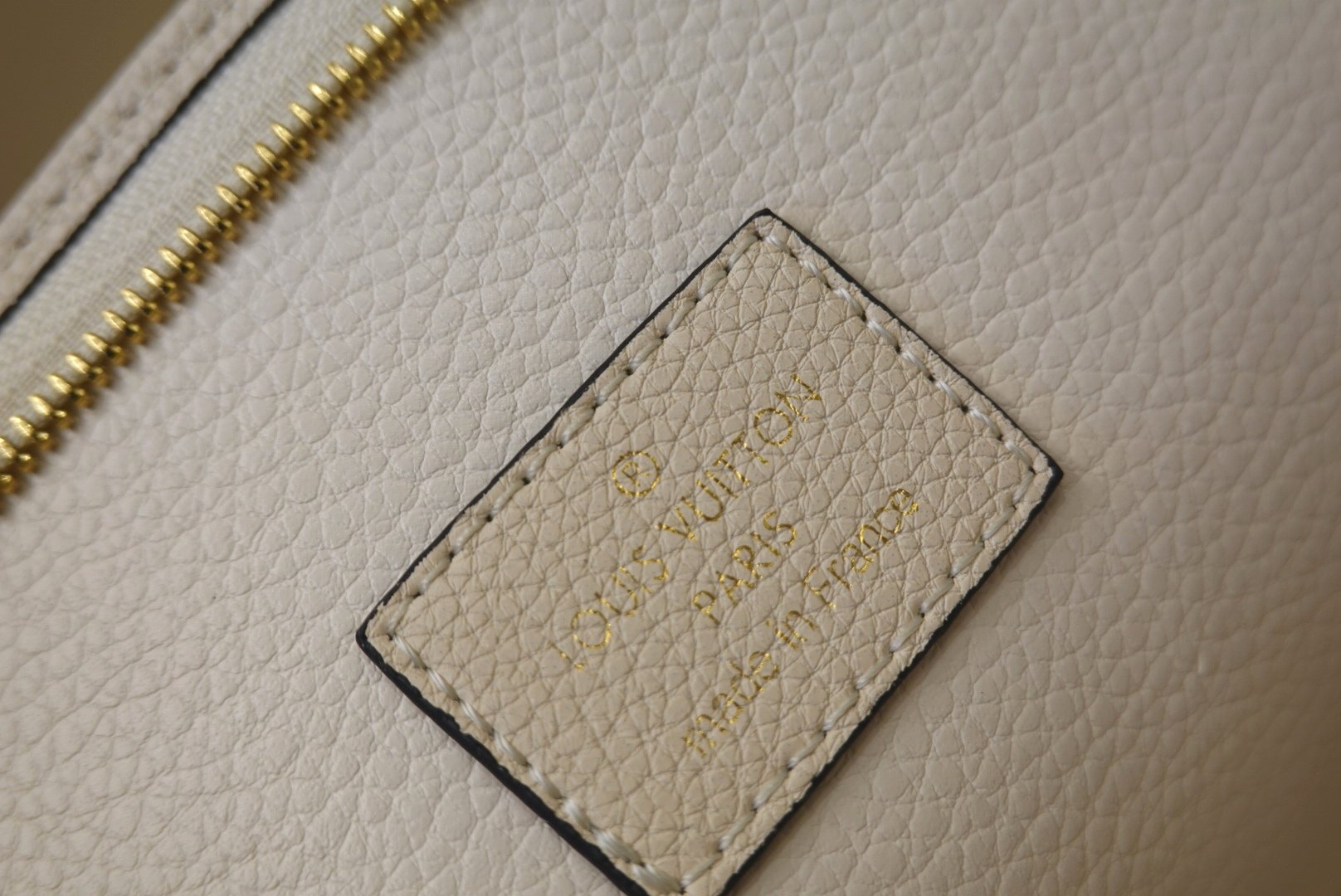 BOLSA DE ASEO 26 Louis Vuitton - Imagen 9