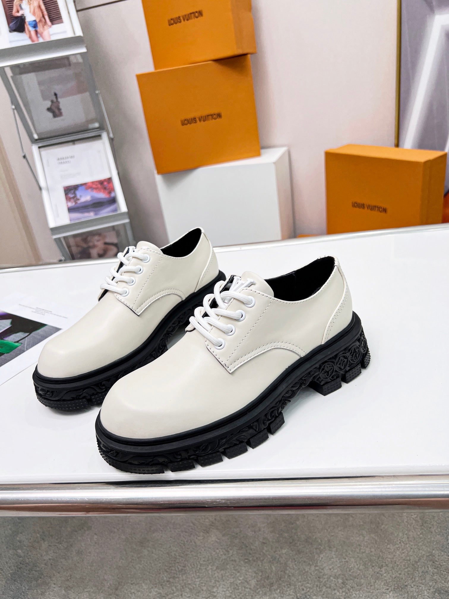 Mocasín Charol Baroque Louis Vuitton - Imagen 4