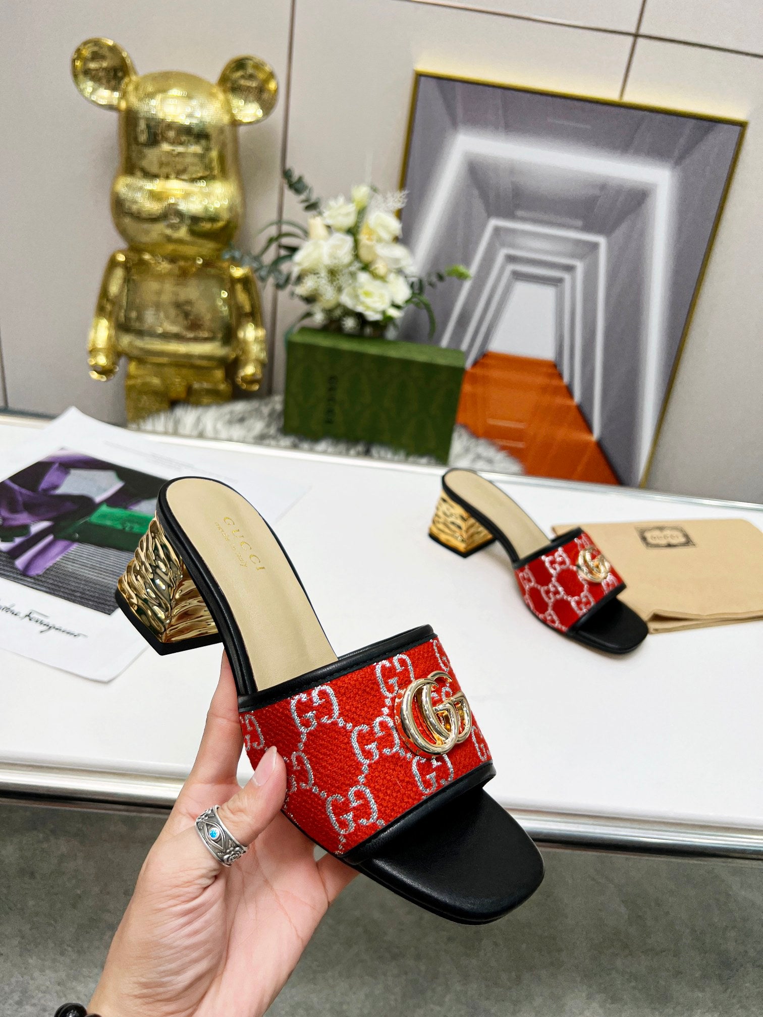 Sandalia tipo tacón con Doble G Gucci - Imagen 6