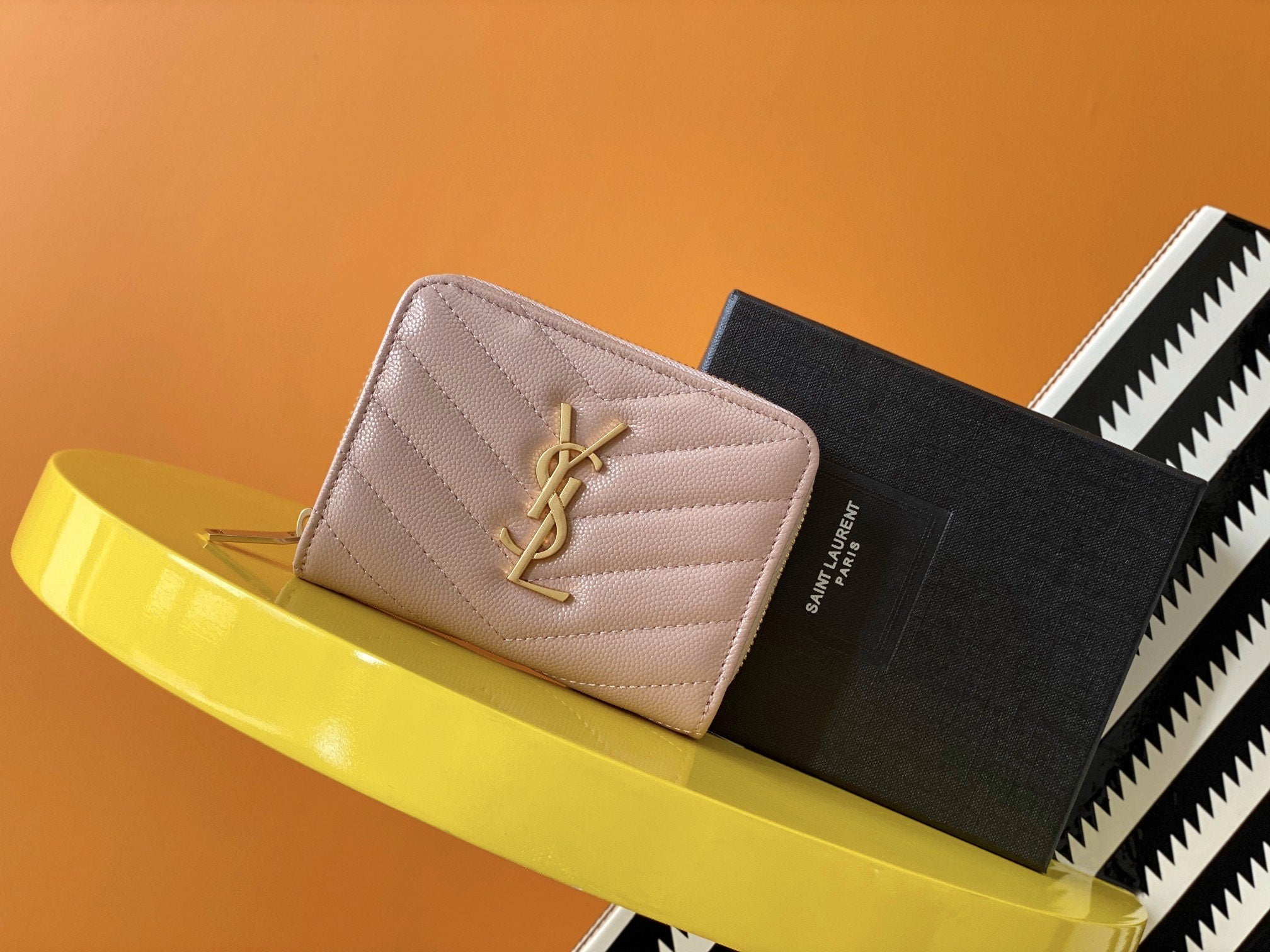 Cartera Monogram Compact de piel YSL