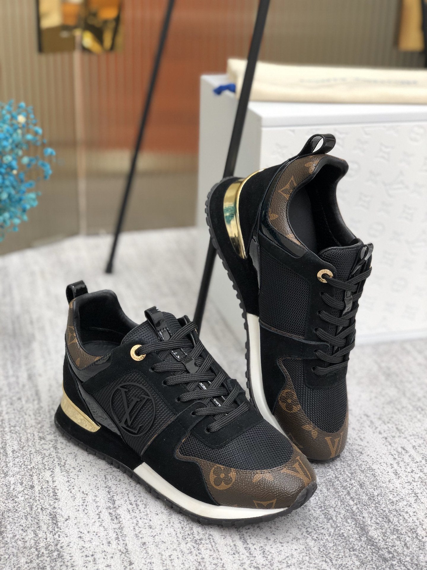 ZAPATILLA DEPORTIVA RUN AWAY Louis Vuitton