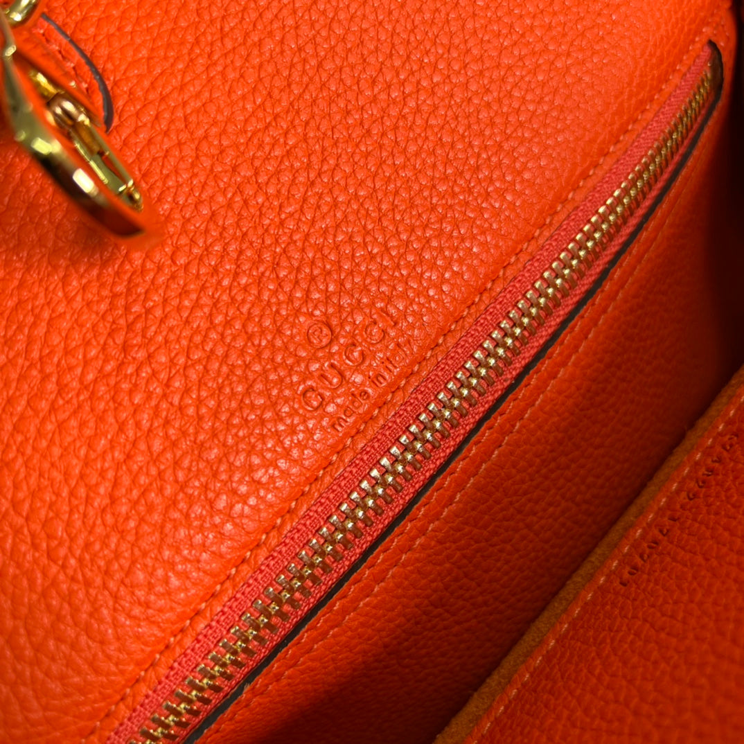 Bolso tote pequeño con logo Gucci - Imagen 9