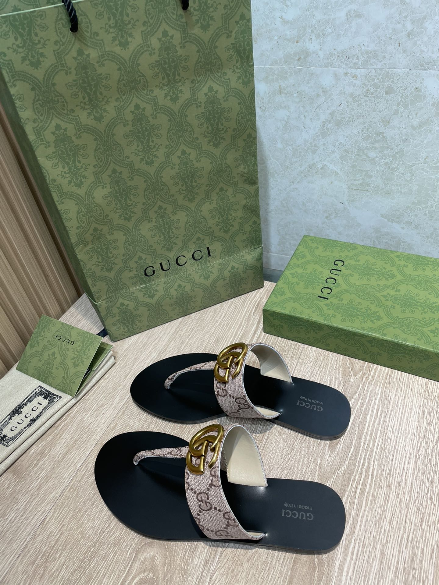 Chancla con Doble G Gucci - Imagen 3