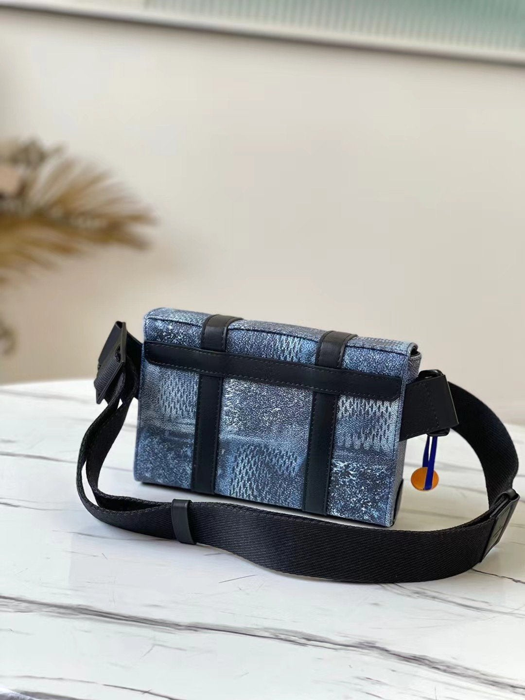 BOLSO TRUNK SLINGBAG Louis Vuitton - Imagen 9