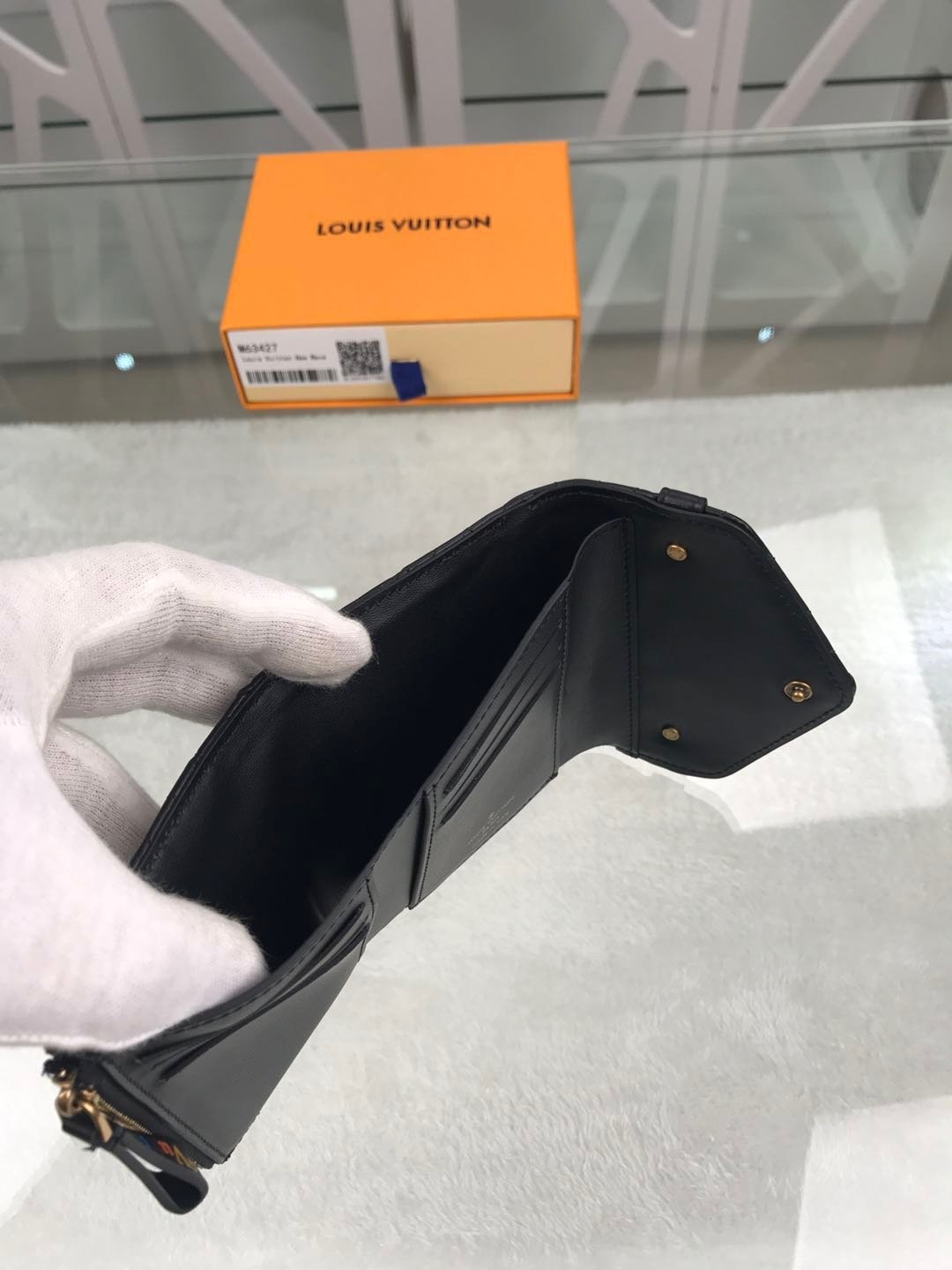 CARTERA COMPACTA LOUIS VUITTON NEW WAVE Louis Vuitton - Imagen 9