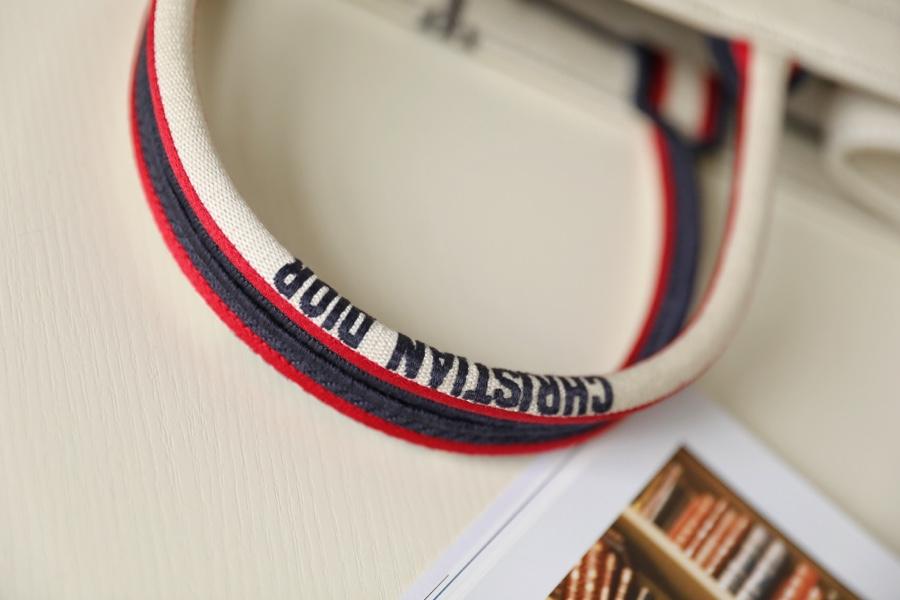 DIOR BOOK TOTE DIORALPS - Imagen 5