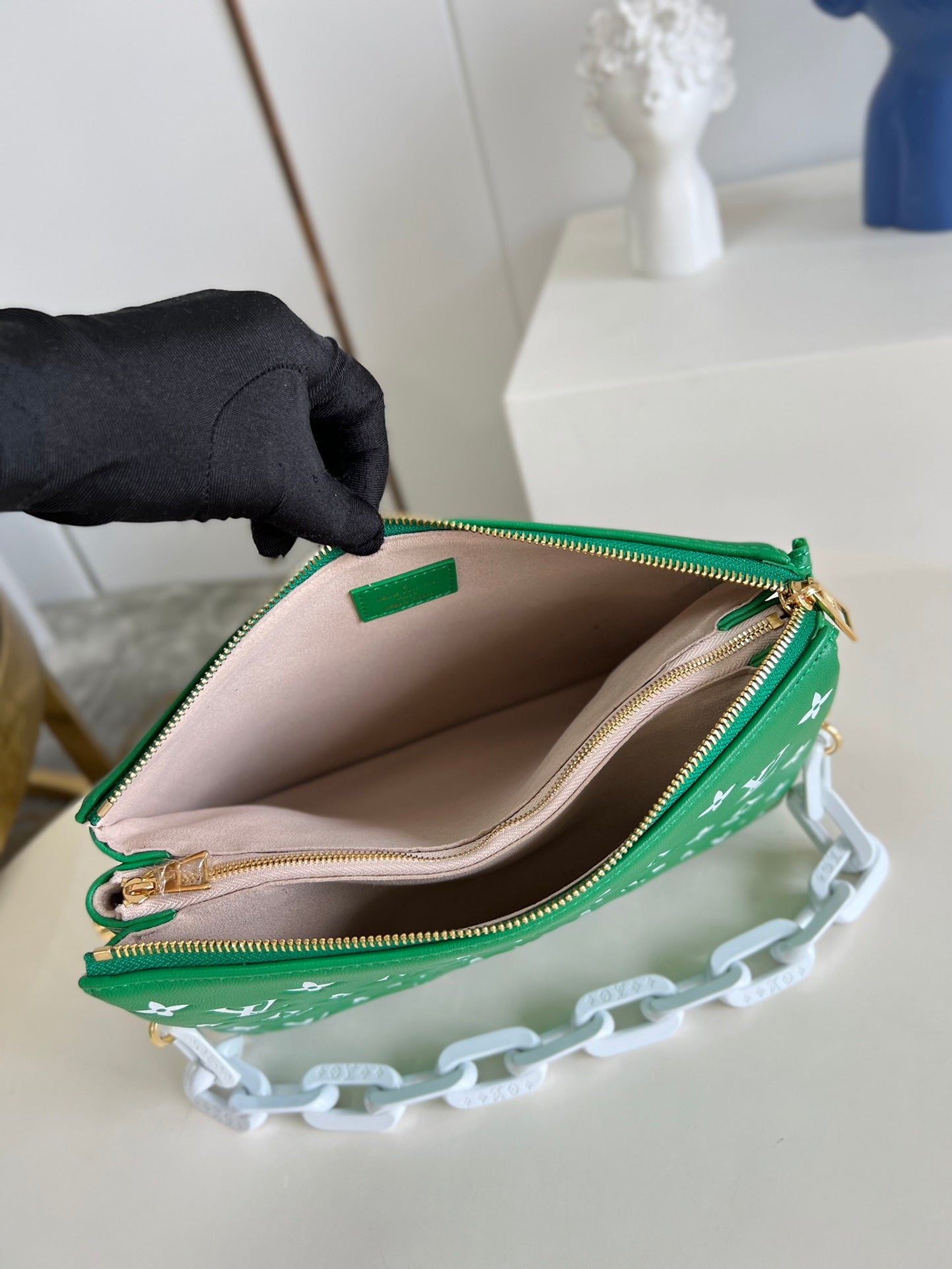 Bolso Coussin PM Louis Vuitton - Imagen 8