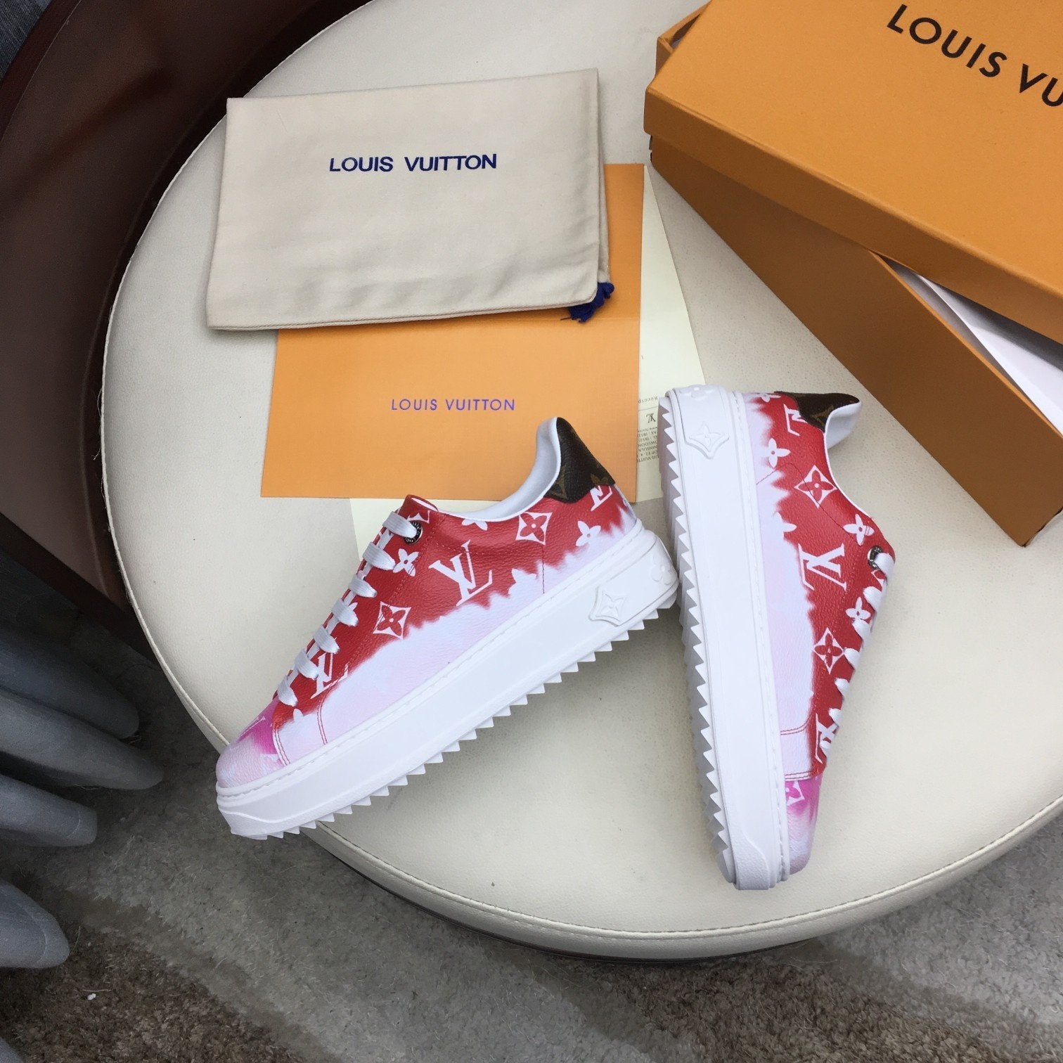ZAPATILLA DEPORTIVA TIME OUT Louis Vuitton - Imagen 8