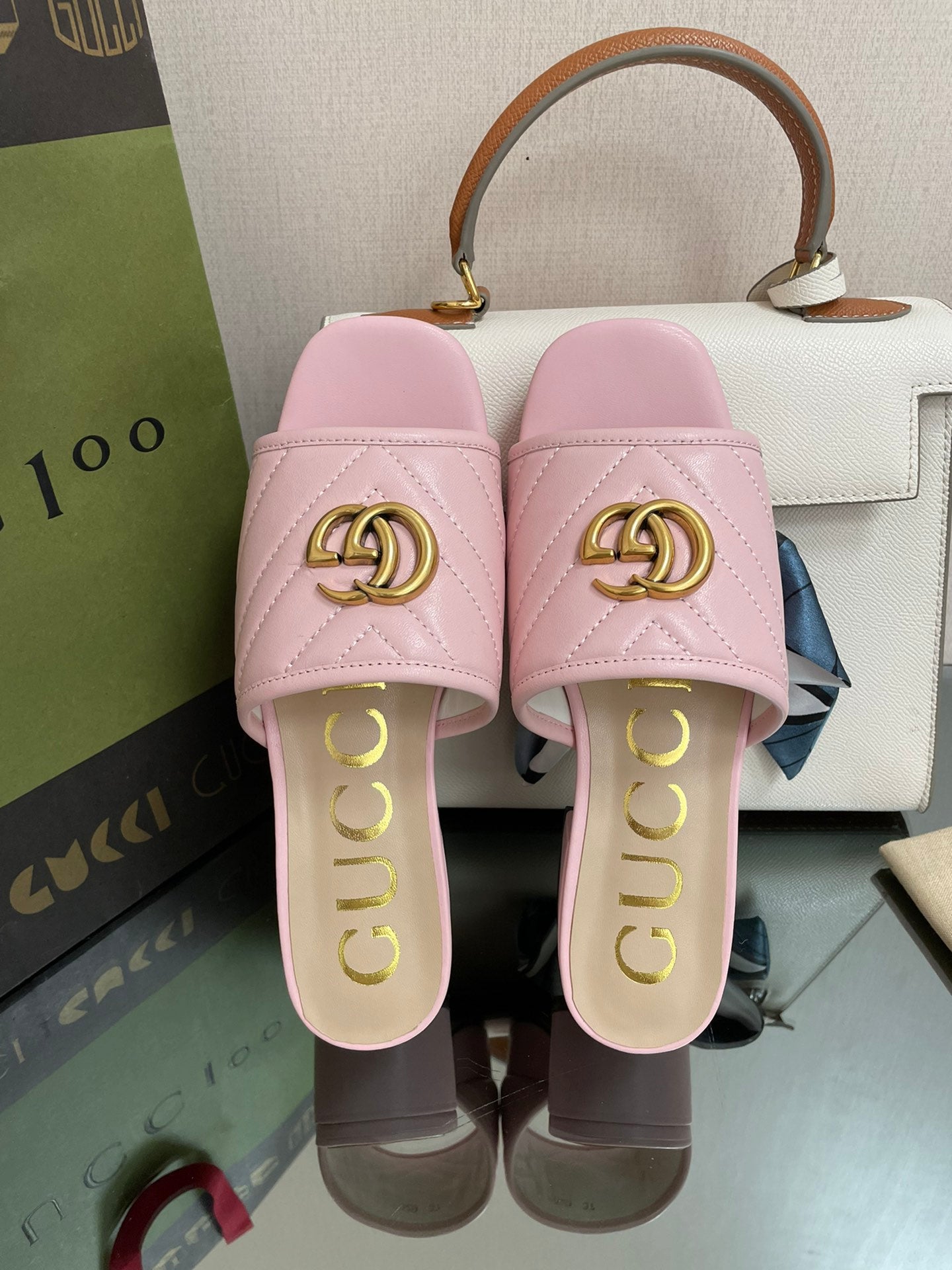 Sandalia tipo chancla con GG Gucci - Imagen 2
