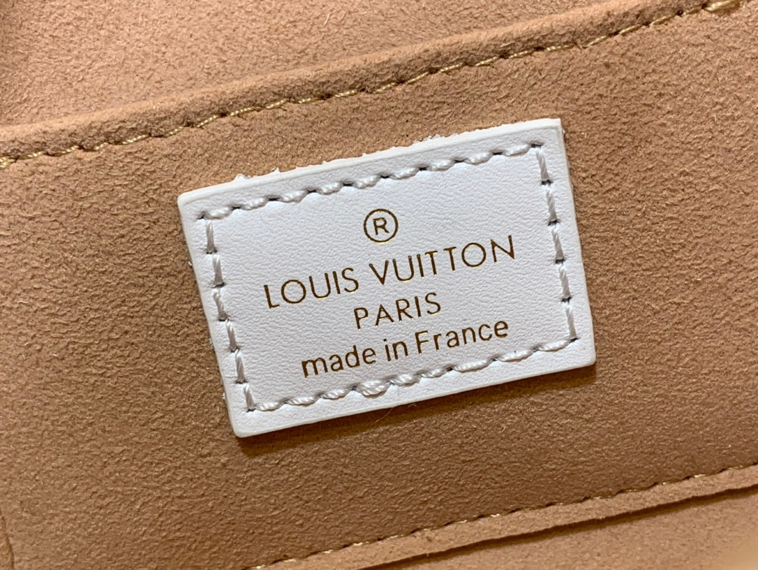Bolso Dauphine East West Louis Vuitton - Imagen 7