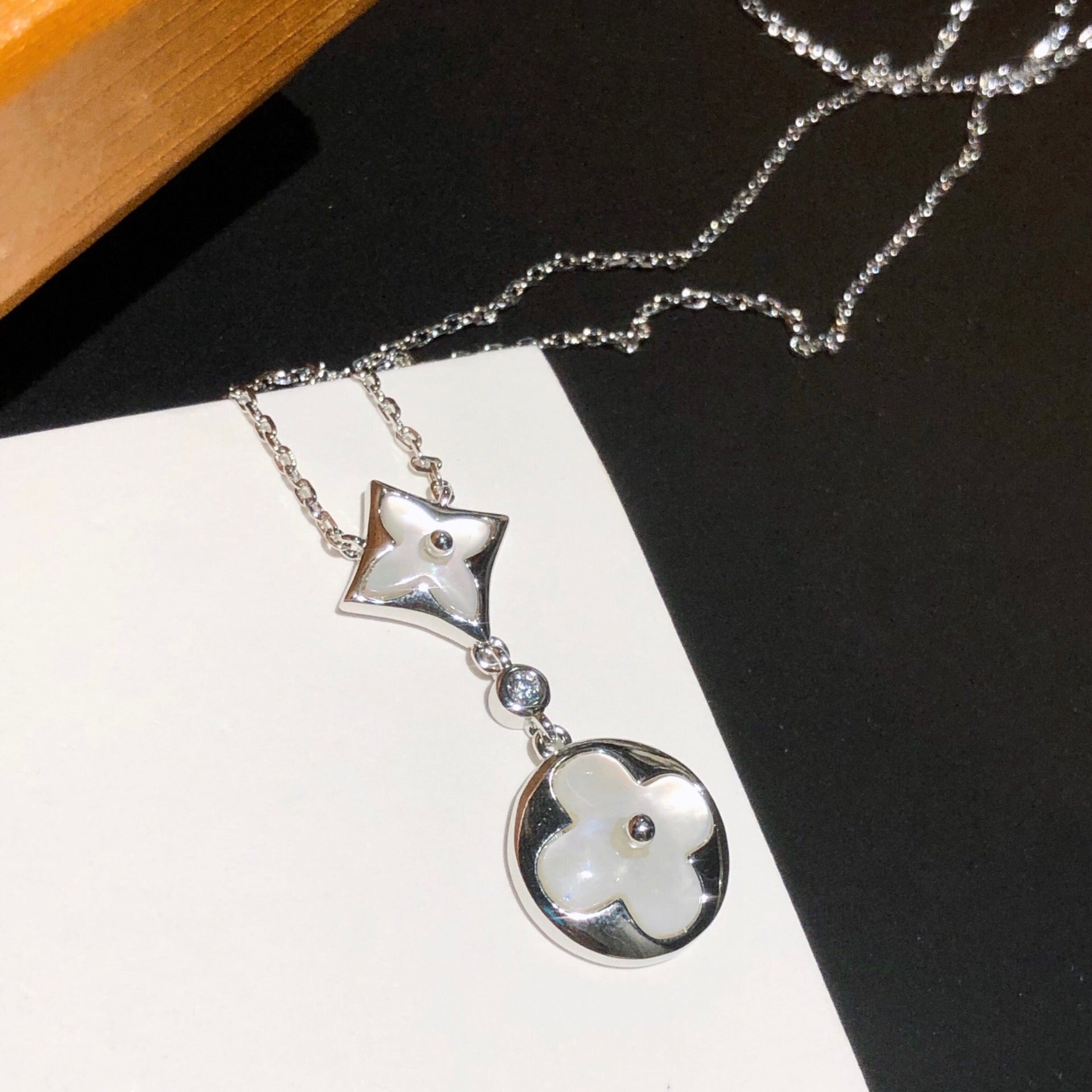 Collar Color Blossom Louis Vuitton - Imagen 4
