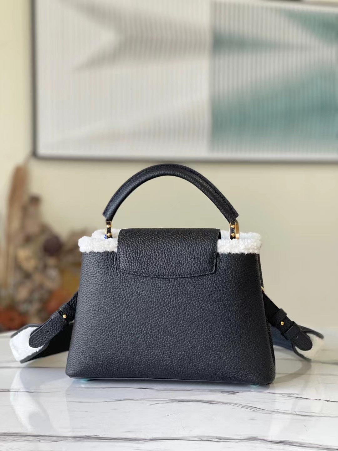 BOLSO CAPUCINES BB Louis Vuitton - Imagen 4