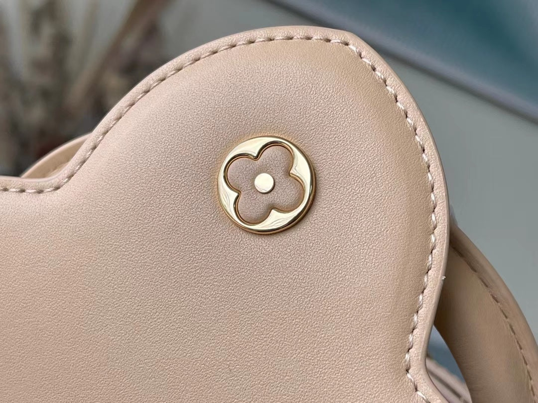 BOLSO CAPUCINES BB Louis Vuitton - Imagen 6