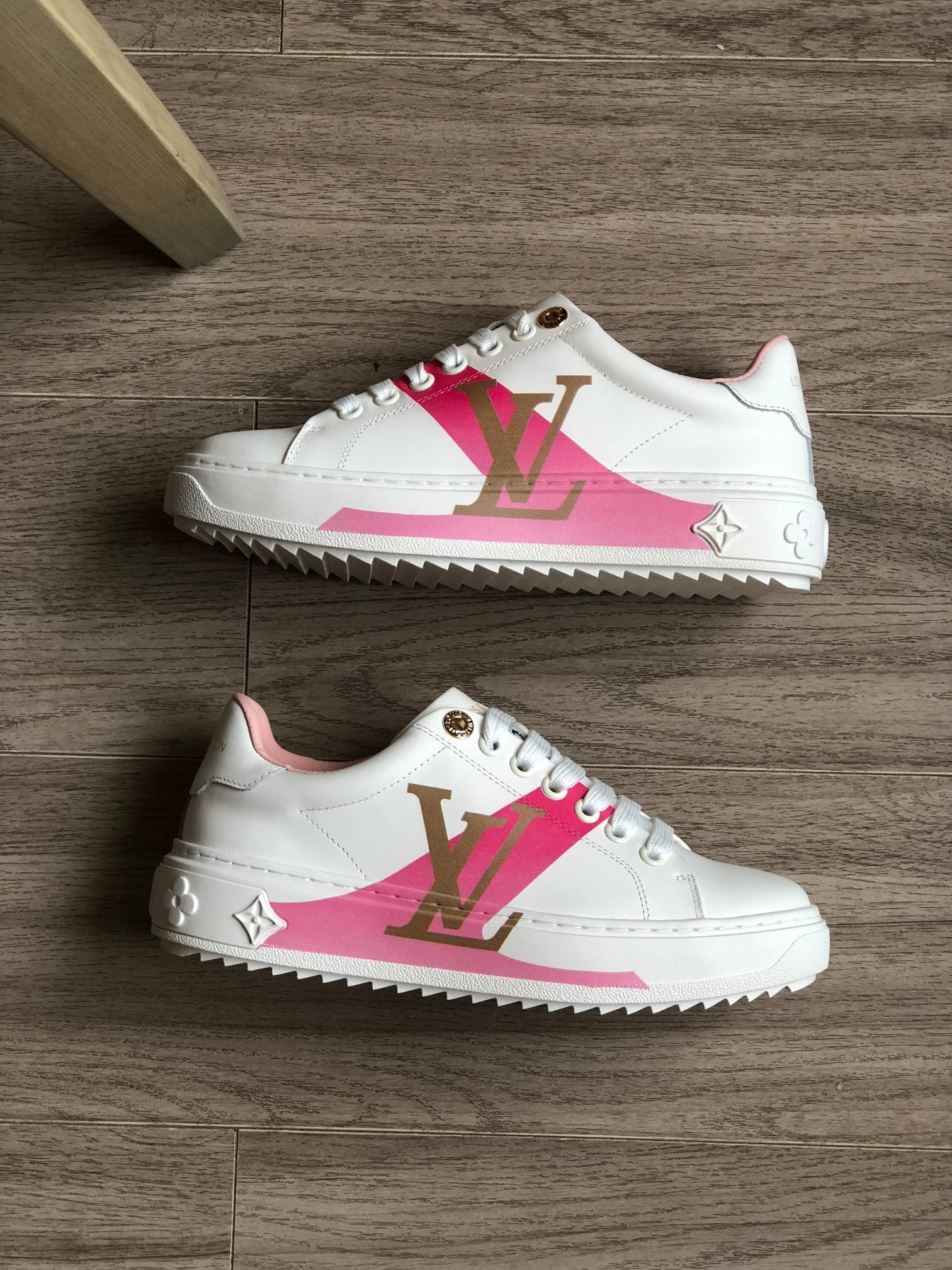ZAPATILLA DEPORTIVA TIME OUT Louis Vuitton - Imagen 4
