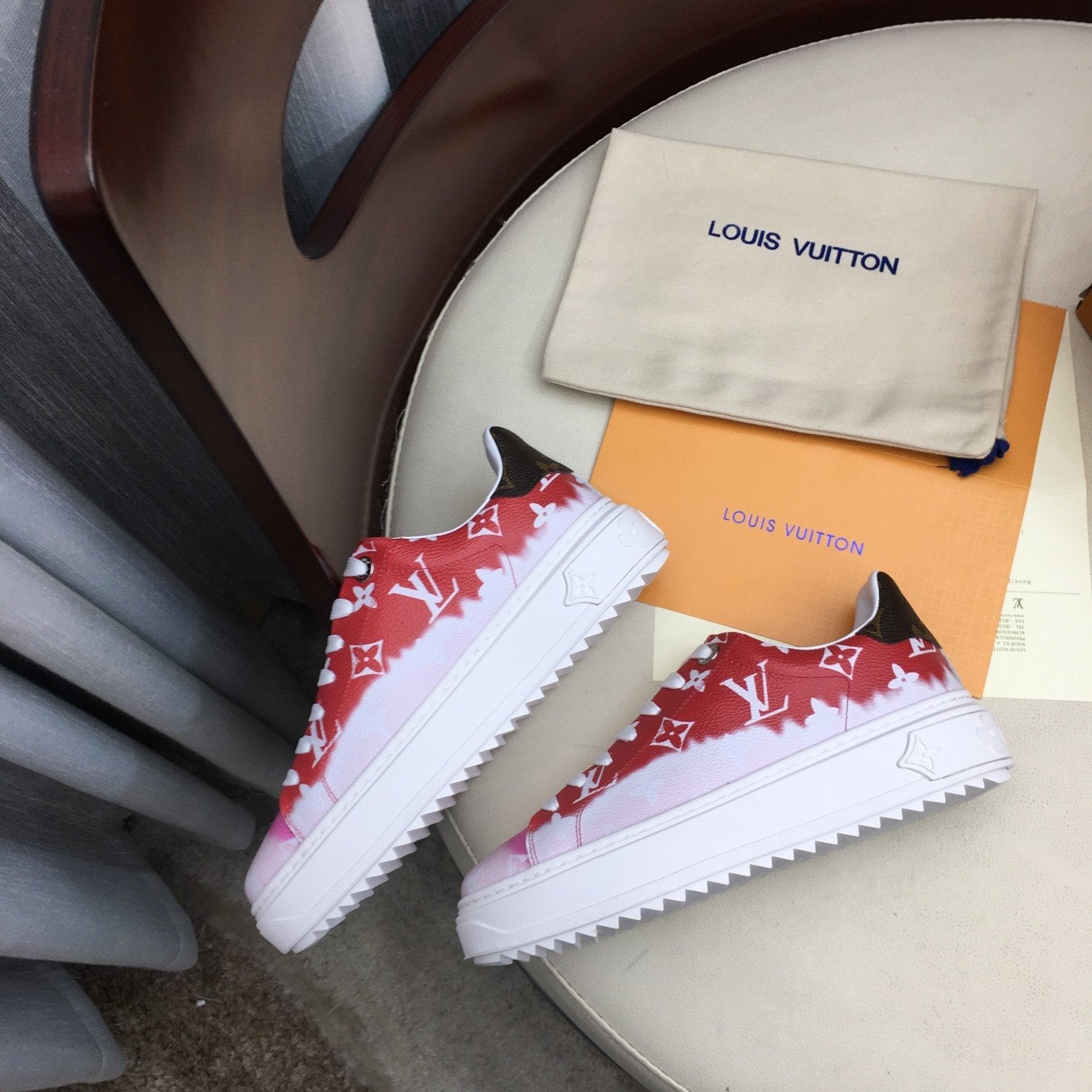 ZAPATILLA DEPORTIVA TIME OUT Louis Vuitton - Imagen 5