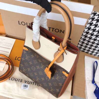 BOLSO TOTE FOLD MM Louis Vuitton - KJ PLUS