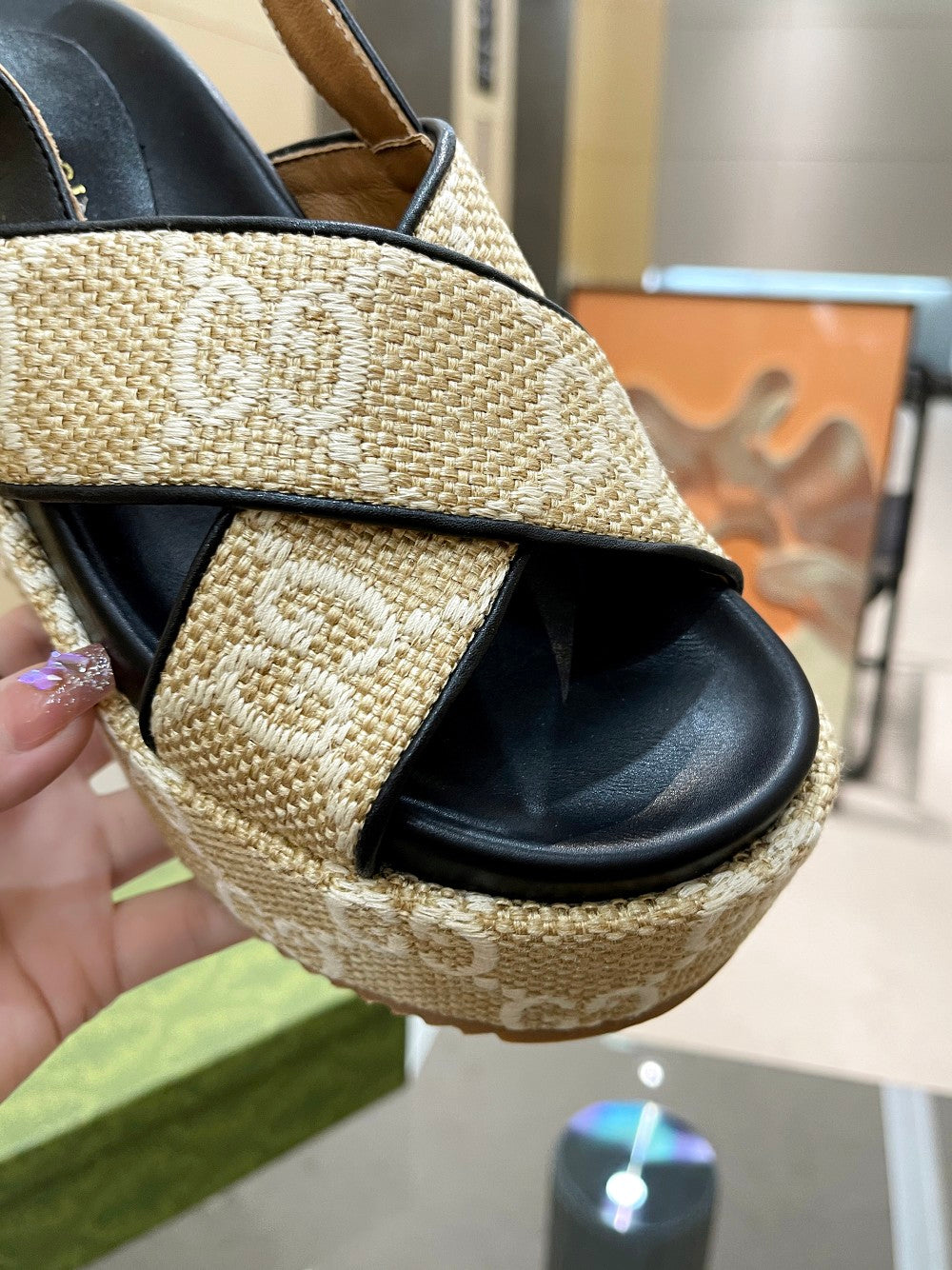 Sandalia con plataforma y GG Gucci - Imagen 7