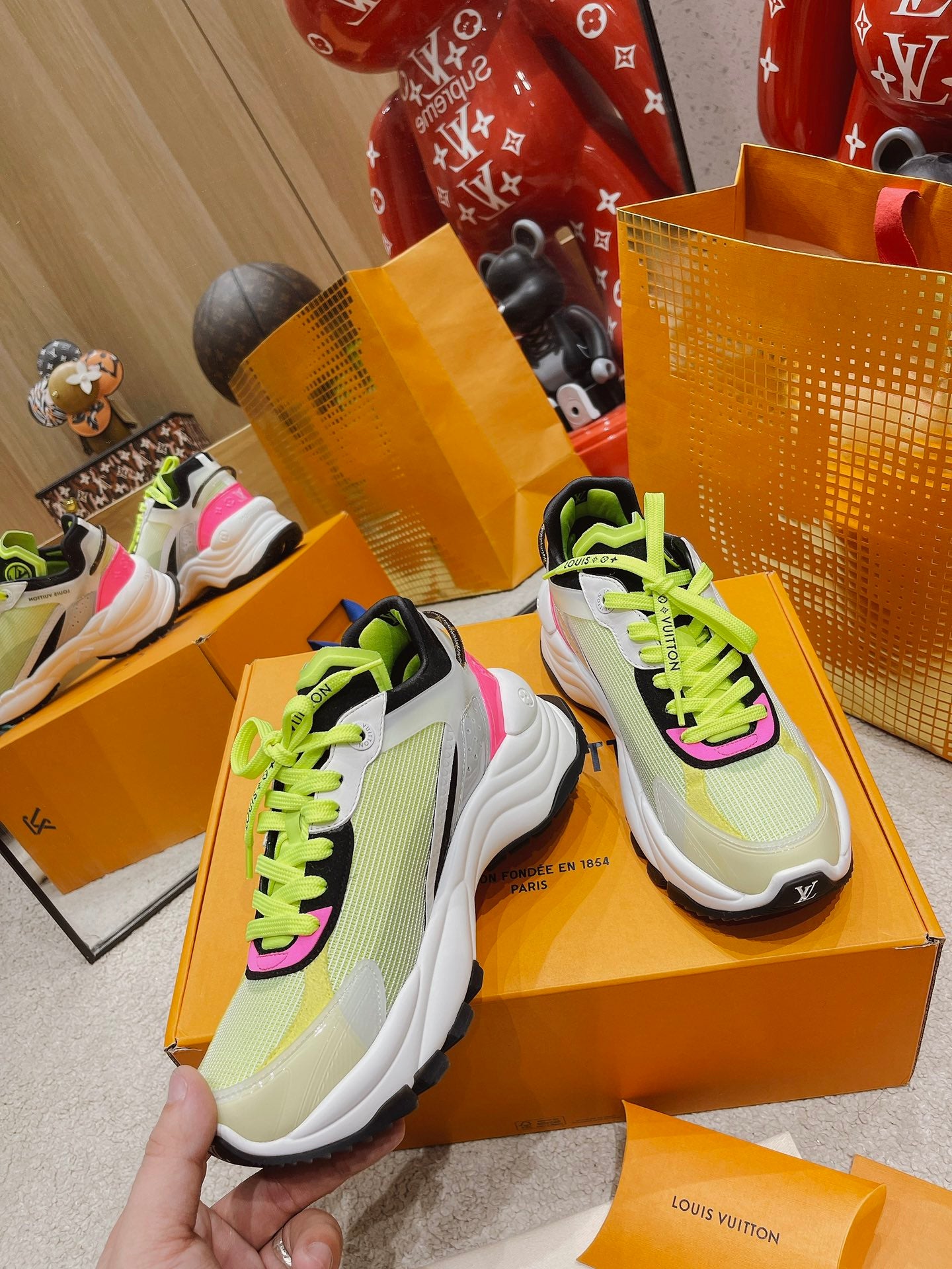 ZAPATILLA DEPORTIVA RUN 55 LOUIS VUITTON - Imagen 4