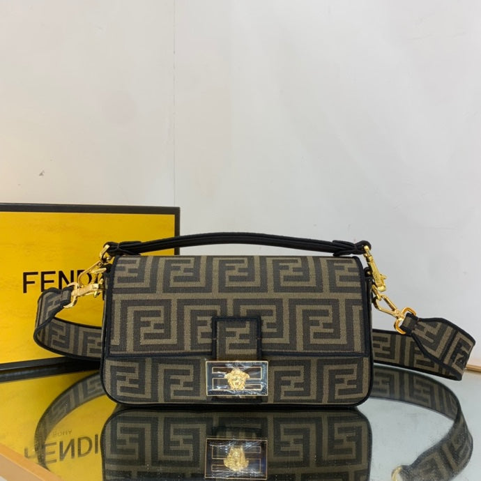 Bolso Baguette Mini Fendi