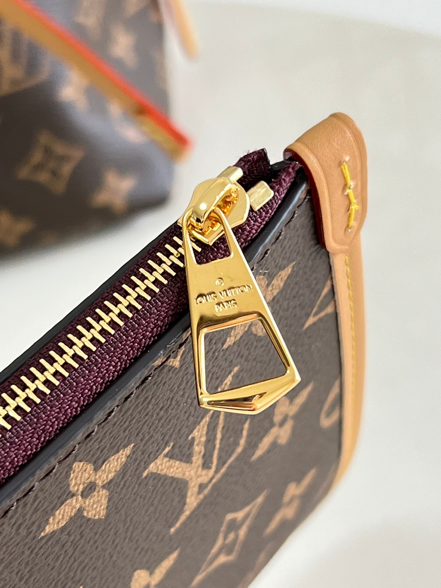 Bolso CarryAll MM Louis Vuitton - Imagen 8
