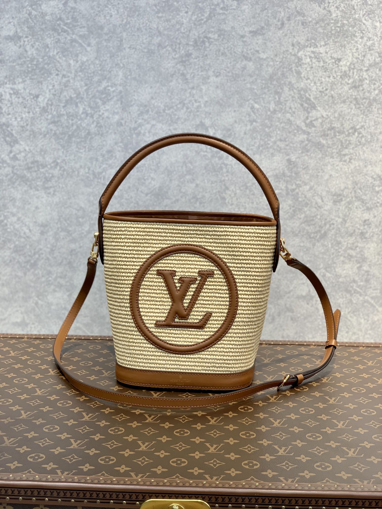 Bolso Petit Bucket Louis Vuitton