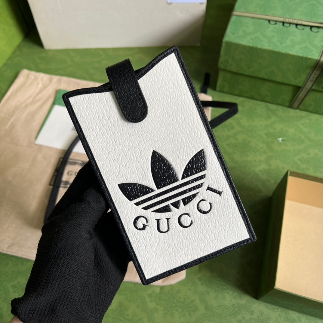 Funda de teléfono adidas x Gucci - Imagen 2