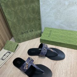 Chancla con Horsebit Gucci