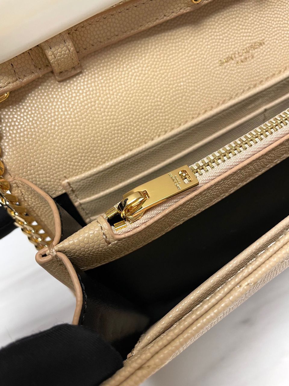 Cartera con cadena envelope YSL - Imagen 6