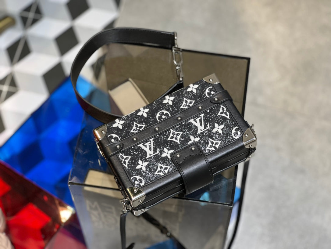 Bolso Petite Malle Louis Vuitton - Imagen 8