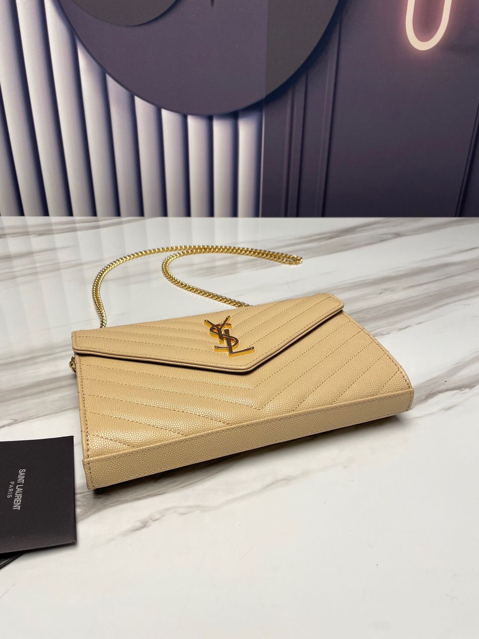 Cartera con cadena envelope YSL - Imagen 2