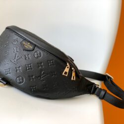 RIÑONERA  Louis Vuitton