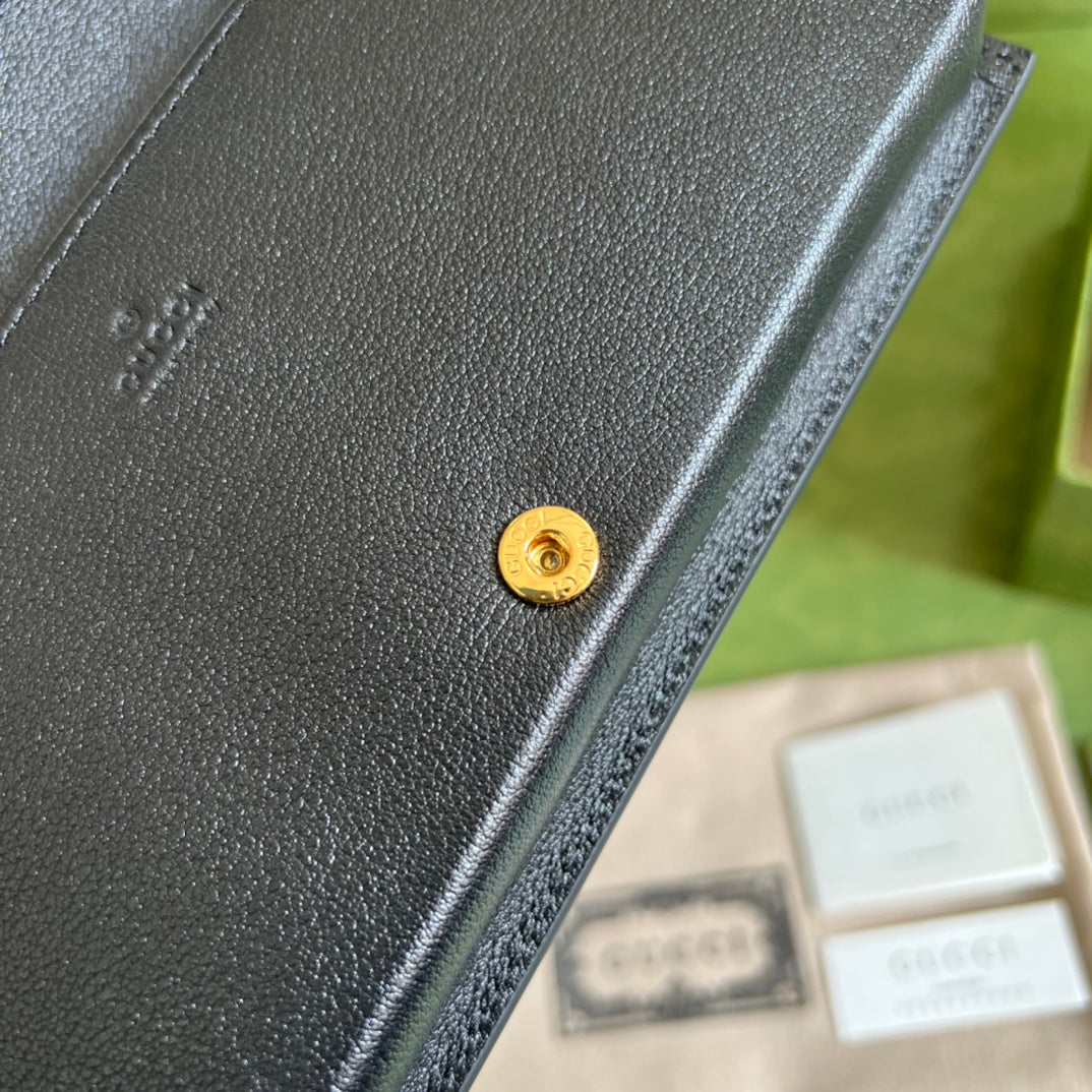 Cartera con GG y cadena Gucci - Imagen 7