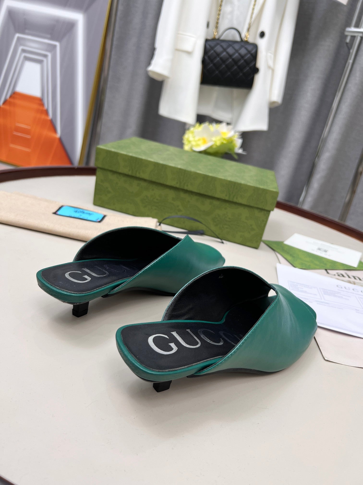Salón Gucci - Imagen 6
