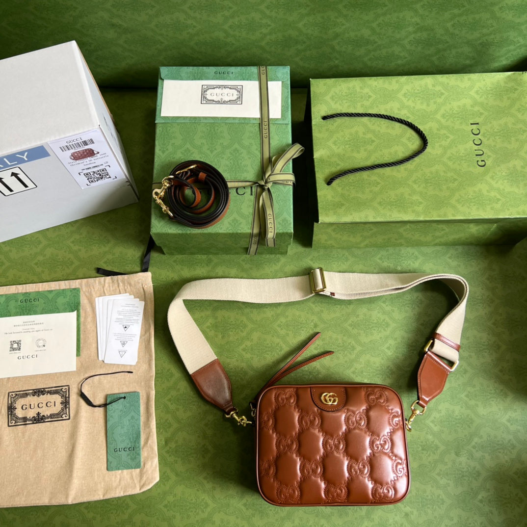 Bolso de hombro en piel matelassé con GG Gucci