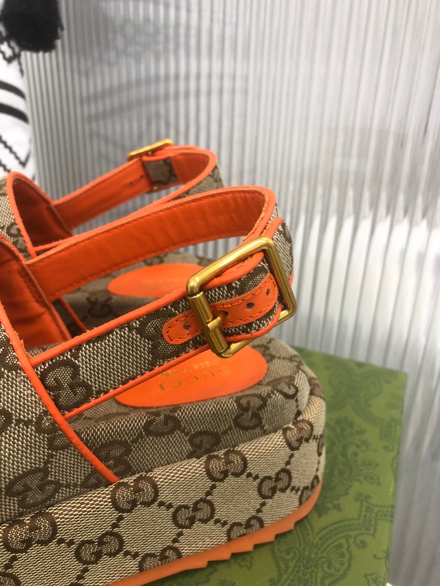 Sandalia con plataforma GG Gucci - Imagen 6