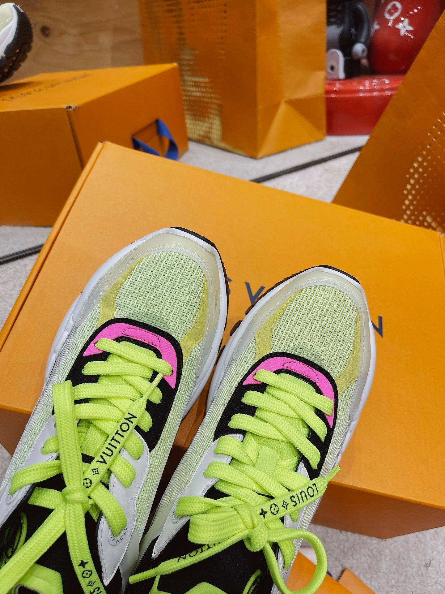 ZAPATILLA DEPORTIVA RUN 55 LOUIS VUITTON - Imagen 5
