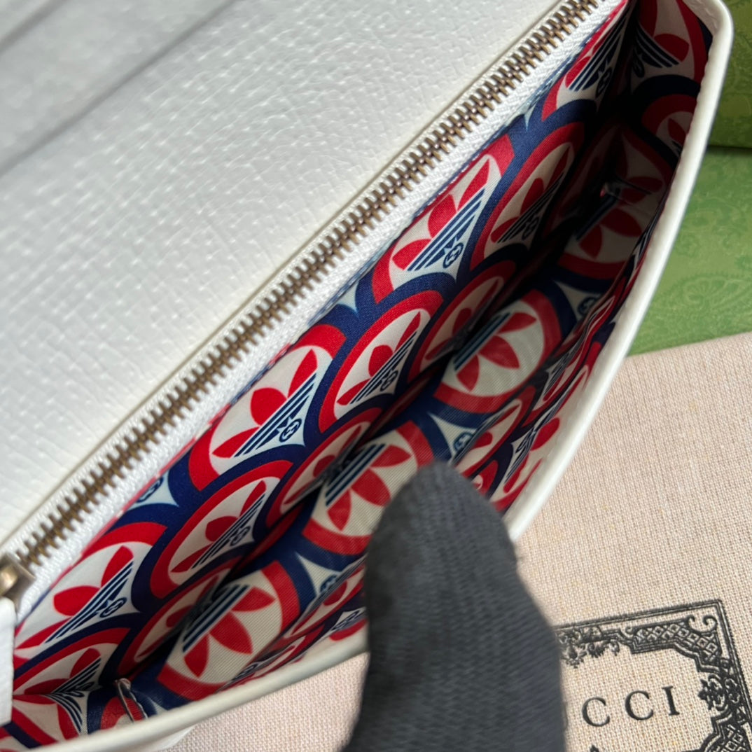 Cartera adidas x Gucci con cadena - Imagen 8