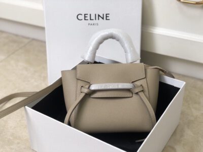 BOLSO BELT PICO DE PIEL CON TEXTURA GRANULADA TOPO CLARO CELINE